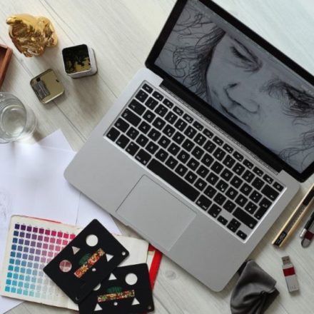 Graphic Designing As An Online Job